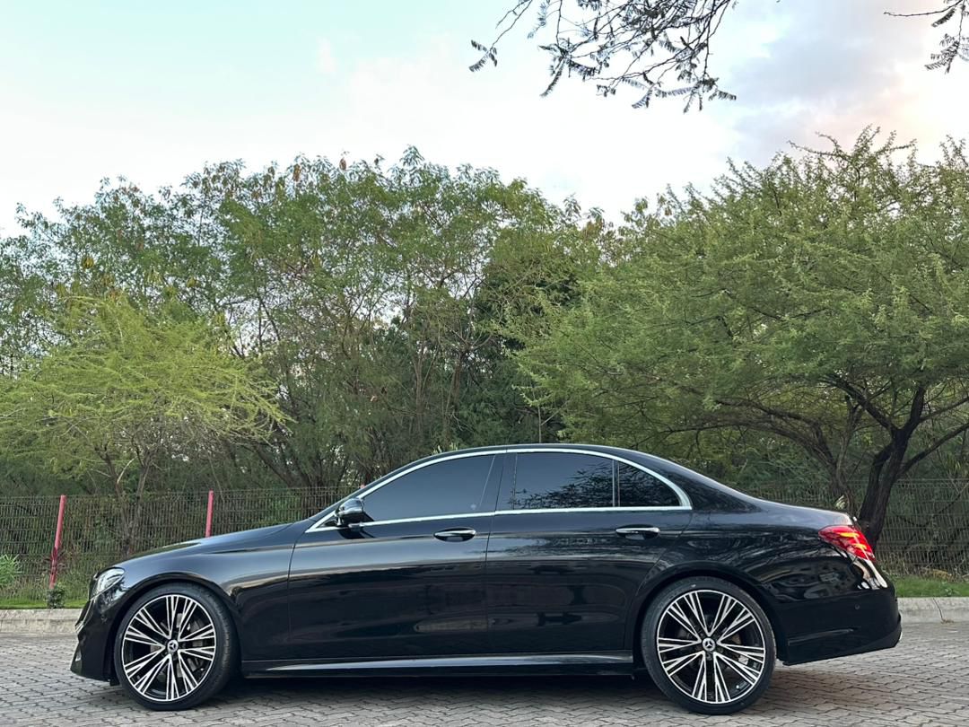 Mercedes Benz thumbnail 5